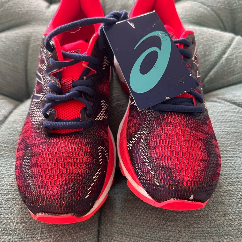 Nwt (Flawed ) Asics Women’s Nimbus 20 Running Shoes - Size 7